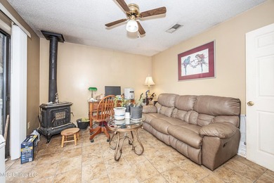 Discover exceptional potential with this 3 bedroom, 2 bath home - photo 27