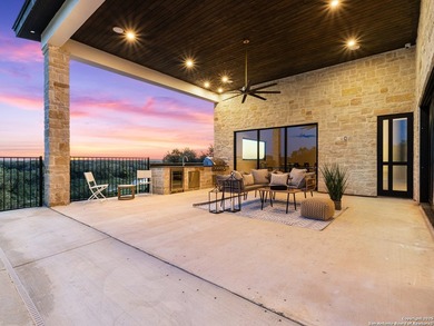 This luxurious Canyon Lake waterfront home blends modern - photo 5