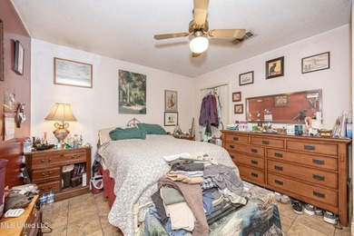 Discover exceptional potential with this 3 bedroom, 2 bath home - photo 36
