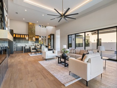 This luxurious Canyon Lake waterfront home blends modern - photo 10