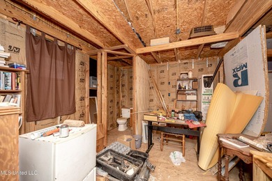 Discover exceptional potential with this 3 bedroom, 2 bath home - photo 48
