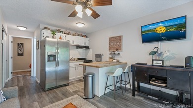 Turn-key lakefront living in the gated Southwood Shores complex - photo 3