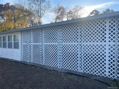 Glenwood Village, 55+ Senior Community in Riverhead. Must see - photo 7