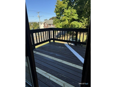 Well-maintained trilevel end-unit townhouse condominium in Fair - photo 8
