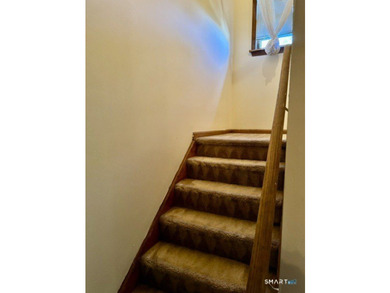 Well-maintained trilevel end-unit townhouse condominium in Fair - photo 10