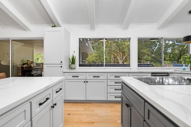 Nestled in the serenity of Bonny Doon, this exquisite 5-bed - photo 13