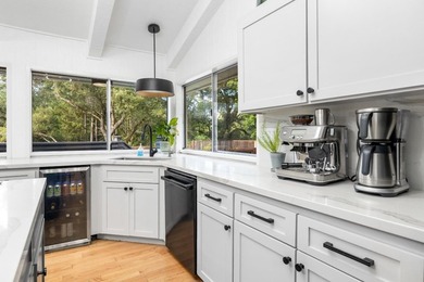 Nestled in the serenity of Bonny Doon, this exquisite 5-bed - photo 14