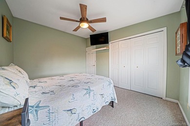 Welcome to Hidden Lake Estates, a well-maintained waterfront - photo 15