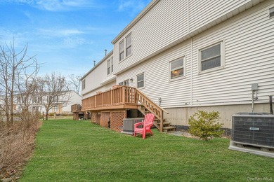 Welcome to Hidden Lake Estates, a well-maintained waterfront - photo 17