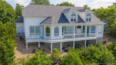 Welcome to a lakefront property full of opportunity! Nestled - photo 4