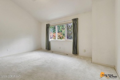Townhome w/vaulted ceiling & skylights provides plenty of - photo 26