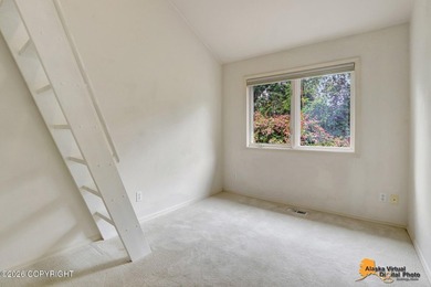 Townhome w/vaulted ceiling & skylights provides plenty of - photo 33