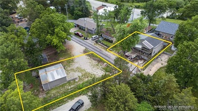 Charming 3-bedroom, 2-bath home located near the Lake of the - photo 4