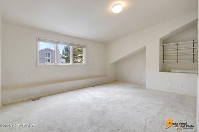 Townhome w/vaulted ceiling & skylights provides plenty of - photo 36