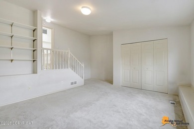 Townhome w/vaulted ceiling & skylights provides plenty of - photo 37