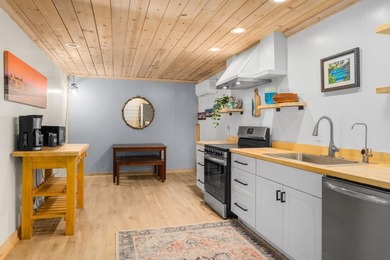 Nestled in the serenity of Bonny Doon, this exquisite 5-bed - photo 39