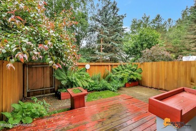 Townhome w/vaulted ceiling & skylights provides plenty of - photo 42