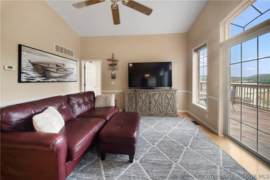 This lake home has all the features you appreciate & have been - photo 3