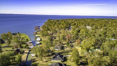 Immaculate Home with 145' Waterfront on Lake Livingston SOLD - photo 2