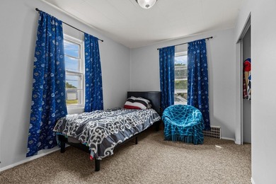 Located in a highly desirable Little Chute location and priced - photo 20