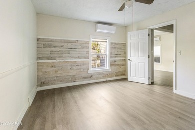 Solid entry-level opportunity! This simple and functional home - photo 2