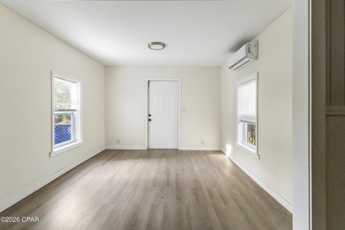 Solid entry-level opportunity! This simple and functional home - photo 3