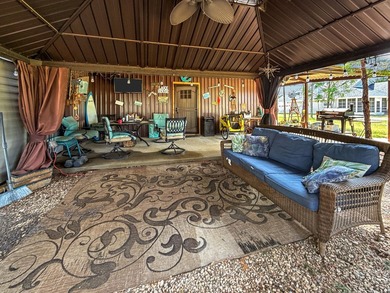 This stunning, one-of-a-kind Barndominium is ready for you and - photo 2