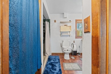 This 3-bedroom, 1-bathroom single-family home provides a - photo 11