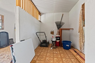 This 3-bedroom, 1-bathroom single-family home provides a - photo 18