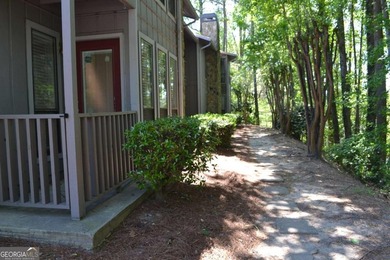 Gorgeous, professionally renovated Woodridge condo located in - photo 20
