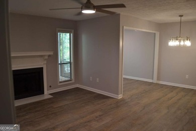 Gorgeous, professionally renovated Woodridge condo located in - photo 24