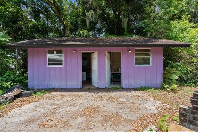 This 3-bedroom, 1-bathroom single-family home provides a - photo 26