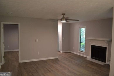 Gorgeous, professionally renovated Woodridge condo located in - photo 28