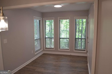 Gorgeous, professionally renovated Woodridge condo located in - photo 30