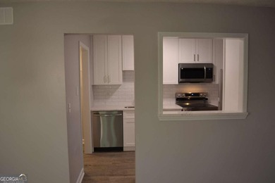 Gorgeous, professionally renovated Woodridge condo located in - photo 32