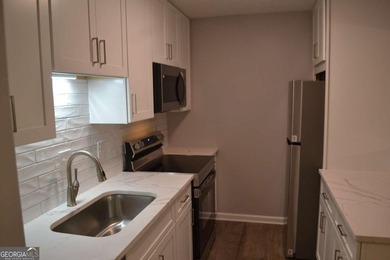 Gorgeous, professionally renovated Woodridge condo located in - photo 40