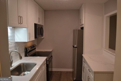 Gorgeous, professionally renovated Woodridge condo located in - photo 44