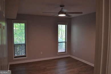 Gorgeous, professionally renovated Woodridge condo located in - photo 45
