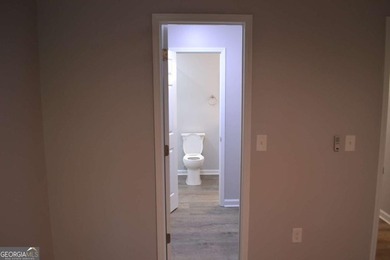 Gorgeous, professionally renovated Woodridge condo located in - photo 47