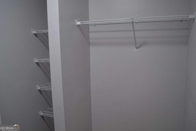 Gorgeous, professionally renovated Woodridge condo located in - photo 49