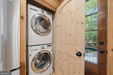 Awesome Lake Sinclair home in one of the best locations on the - photo 14