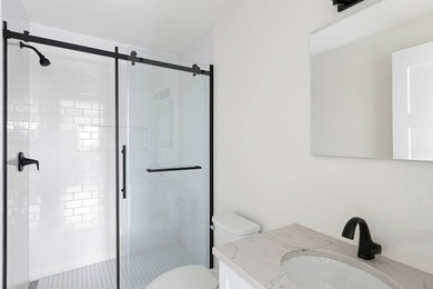 Drop your bags and enjoy your private salt water heated pool or - photo 25