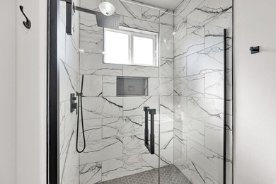 Move in ready! SUPER CLEAN! Full of custom upgrades and - photo 27