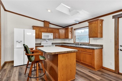 Welcome to an exceptional investment opportunity in the heart of - photo 32