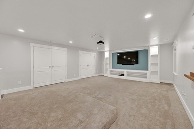 Move in ready! SUPER CLEAN! Full of custom upgrades and - photo 36