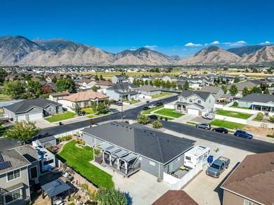 Move in ready! SUPER CLEAN! Full of custom upgrades and - photo 53