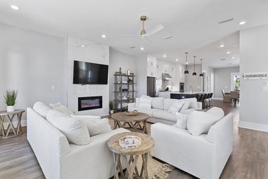 **$15K FLEX CASH & MOVE IN READY** Welcome to Twin Palms, one of - photo 4