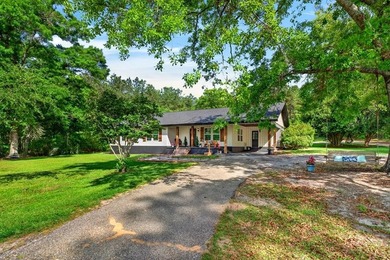 Country living on the edge of town! This 3 bedroom 2 bath home - photo 1