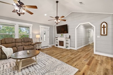 Country living on the edge of town! This 3 bedroom 2 bath home - photo 9