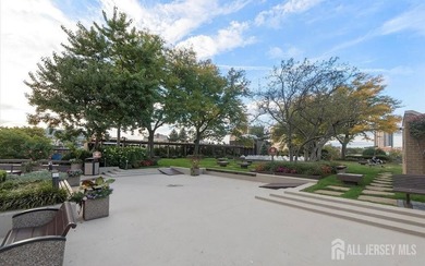 Spacious 1-bedroom at featuring stunning western sunset views - photo 20